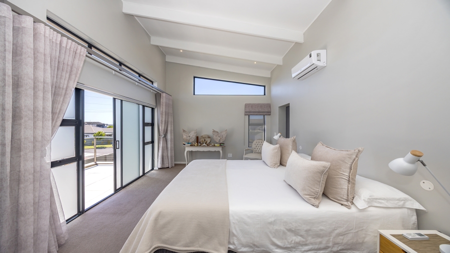 4 Bedroom Property for Sale in Parklands North Western Cape